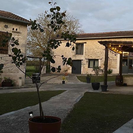 Metairie Des Gacheries Champagne-et-Fontaine Экстерьер фото