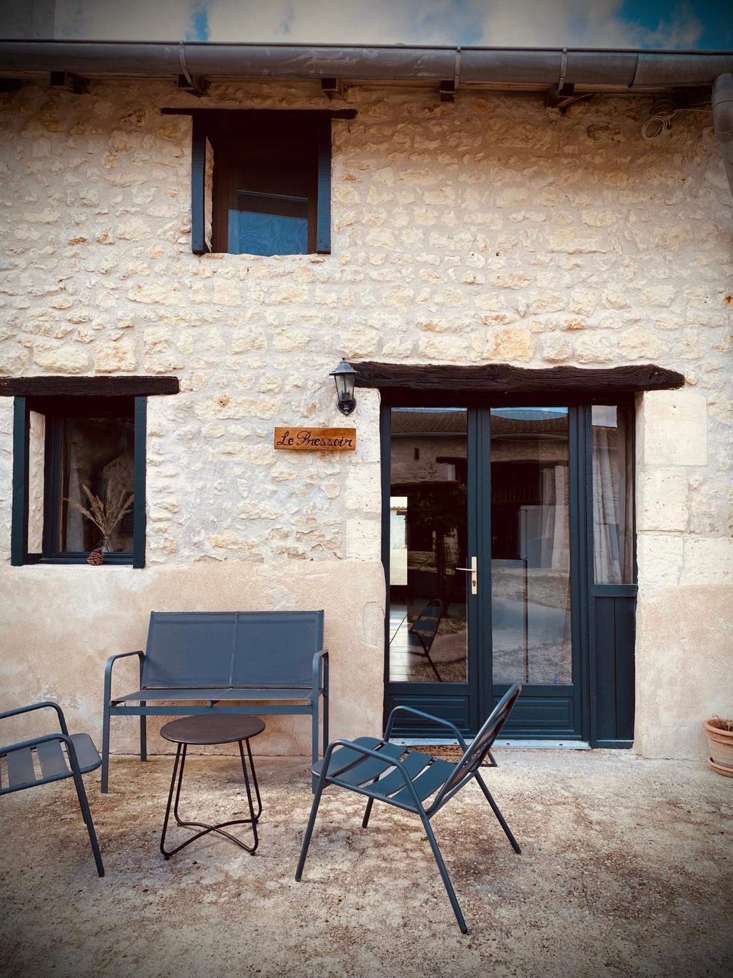 Metairie Des Gacheries Champagne-et-Fontaine Экстерьер фото