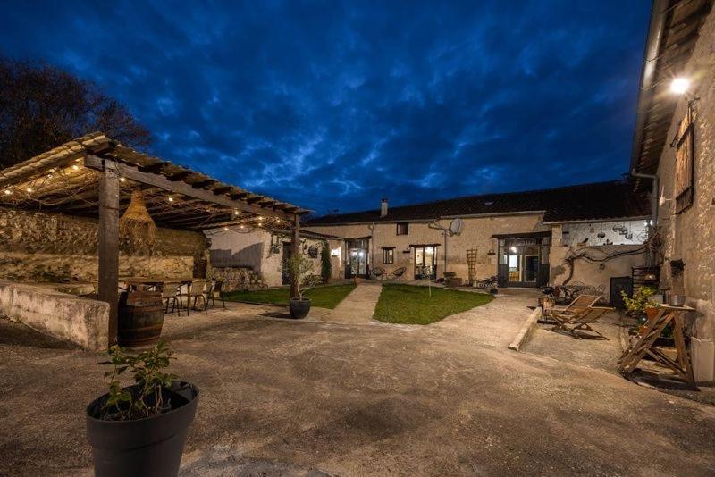 Metairie Des Gacheries Champagne-et-Fontaine Экстерьер фото